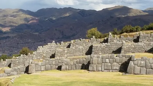 stone at Sacsayhuamán 